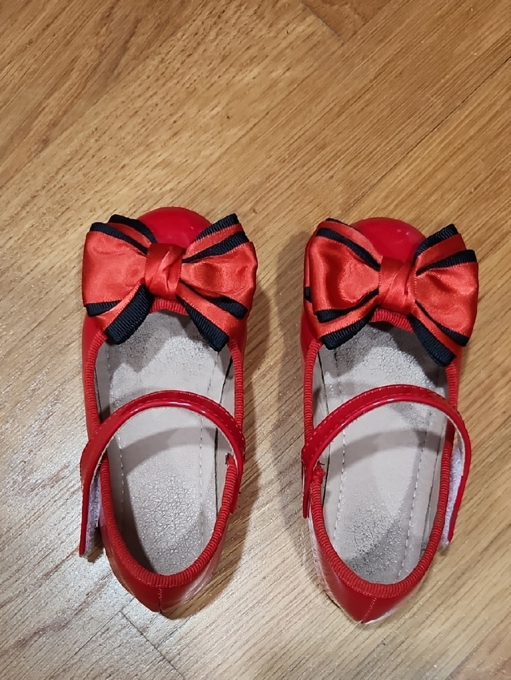 Girls Red Bow Shoes